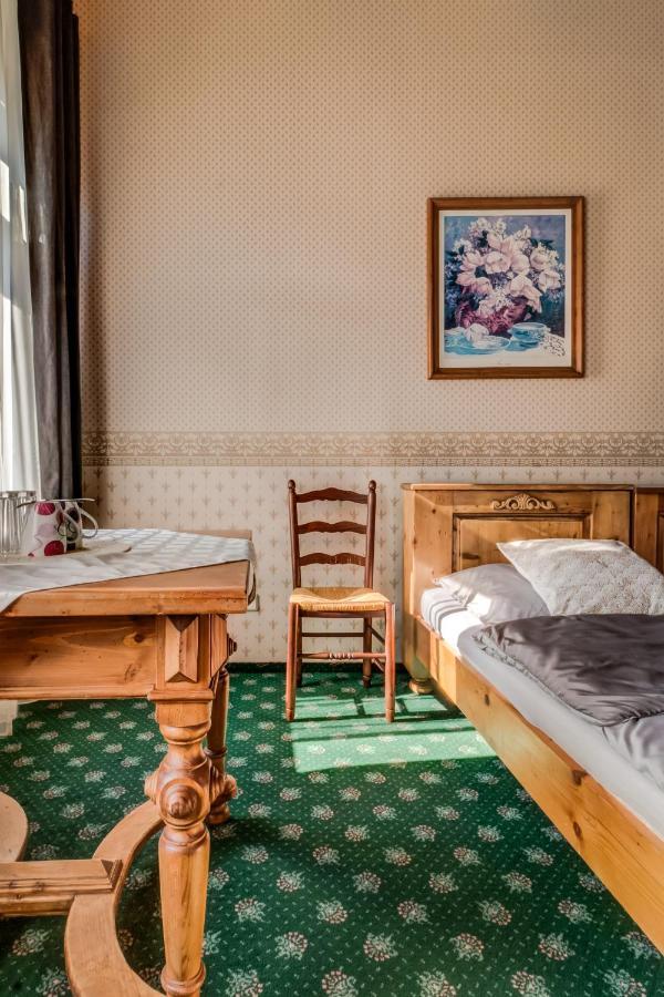 Hotel Maxim Фридек-Мистек Экстерьер фото