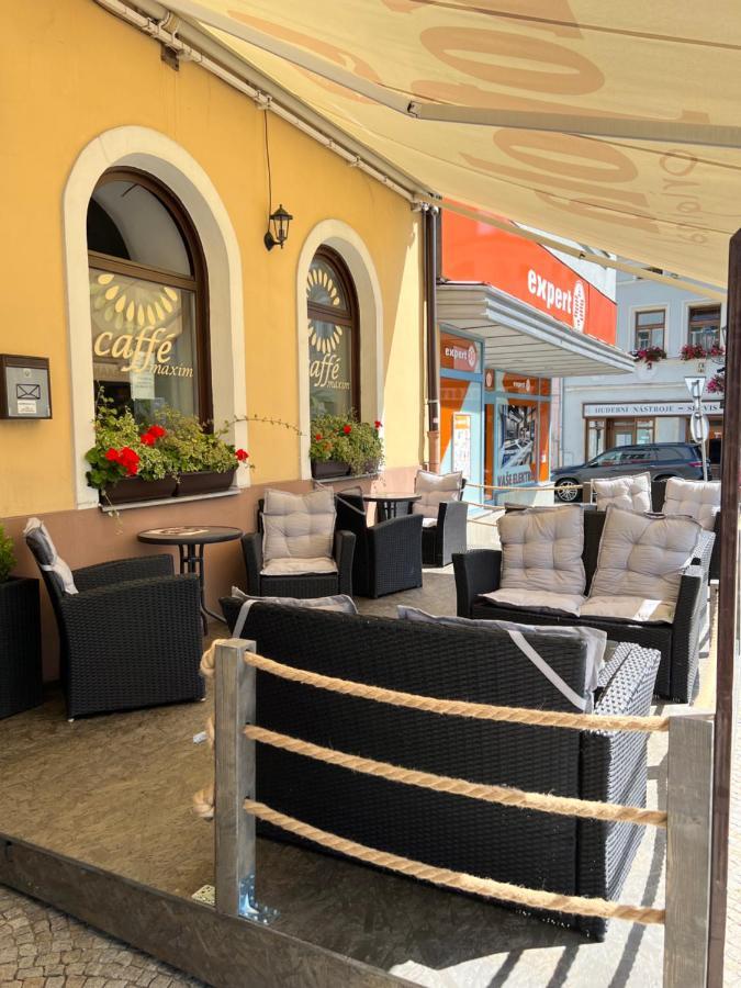 Hotel Maxim Фридек-Мистек Экстерьер фото