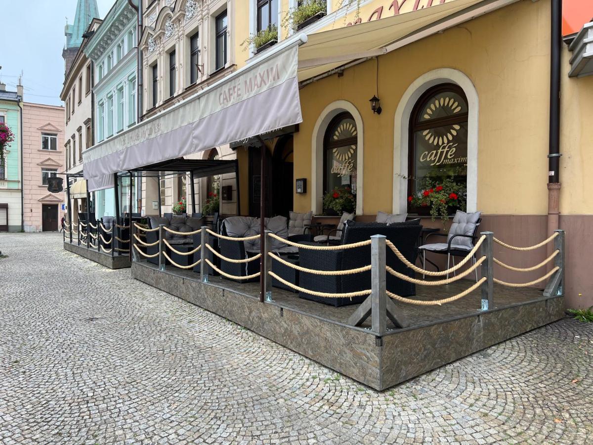 Hotel Maxim Фридек-Мистек Экстерьер фото