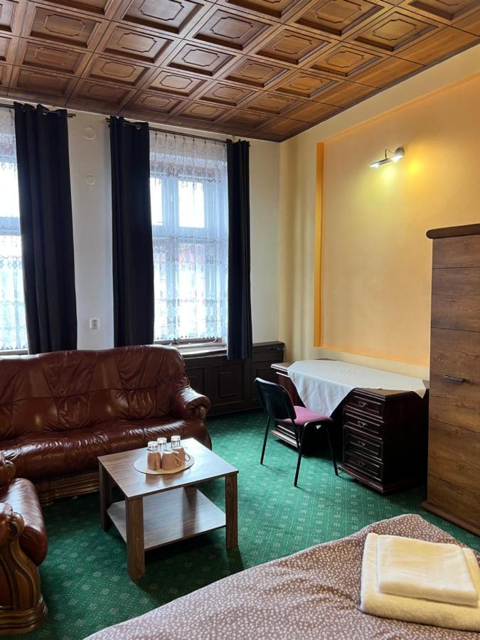 Hotel Maxim Фридек-Мистек Экстерьер фото