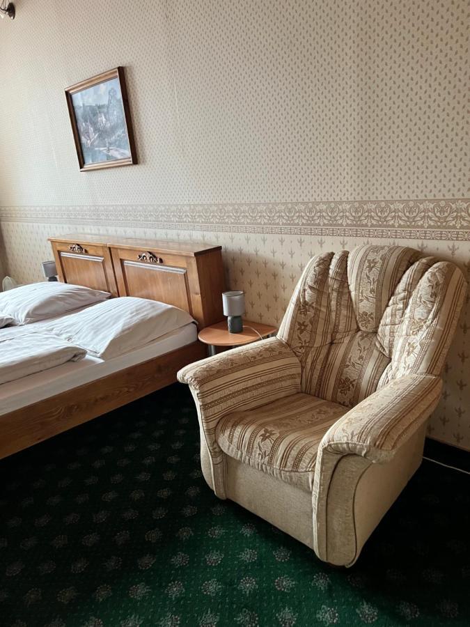 Hotel Maxim Фридек-Мистек Экстерьер фото