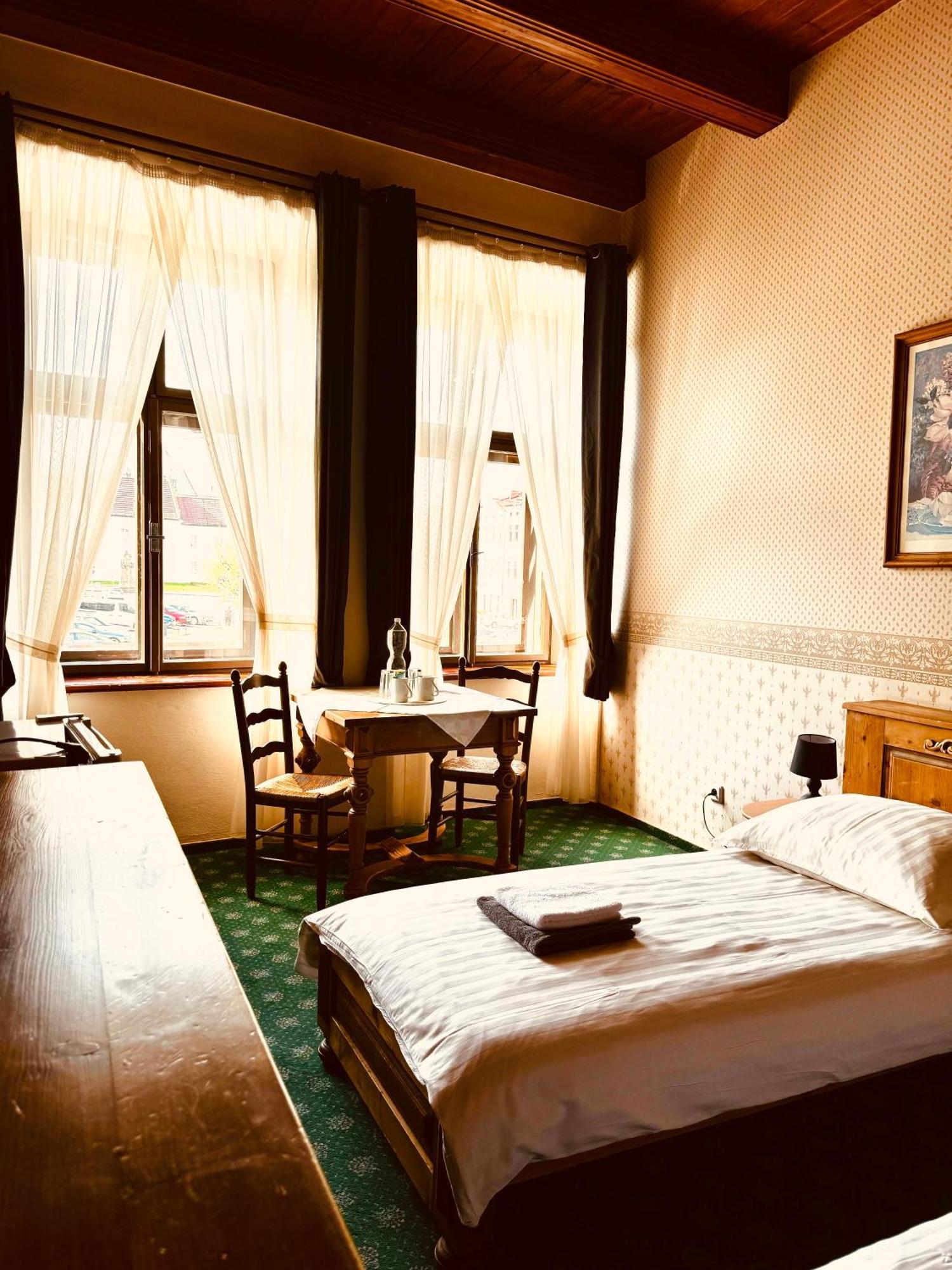 Hotel Maxim Фридек-Мистек Экстерьер фото